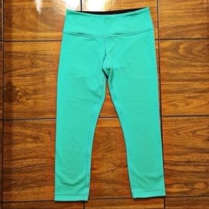 Lululemon Crop 6
